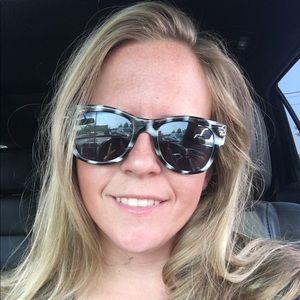 Meet your Posher, Charlyn